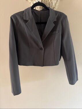 Cropped Tailored Women's Blazer - Gray
